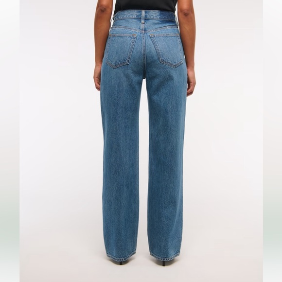 High Rise Loose Jeans - Picture 4 of 6